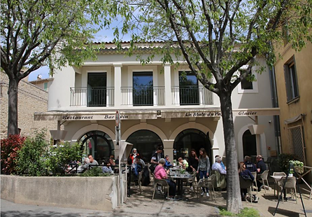 Restaurant la Mule du Pape / Bars a vins / Châteauneuf-du-Pape